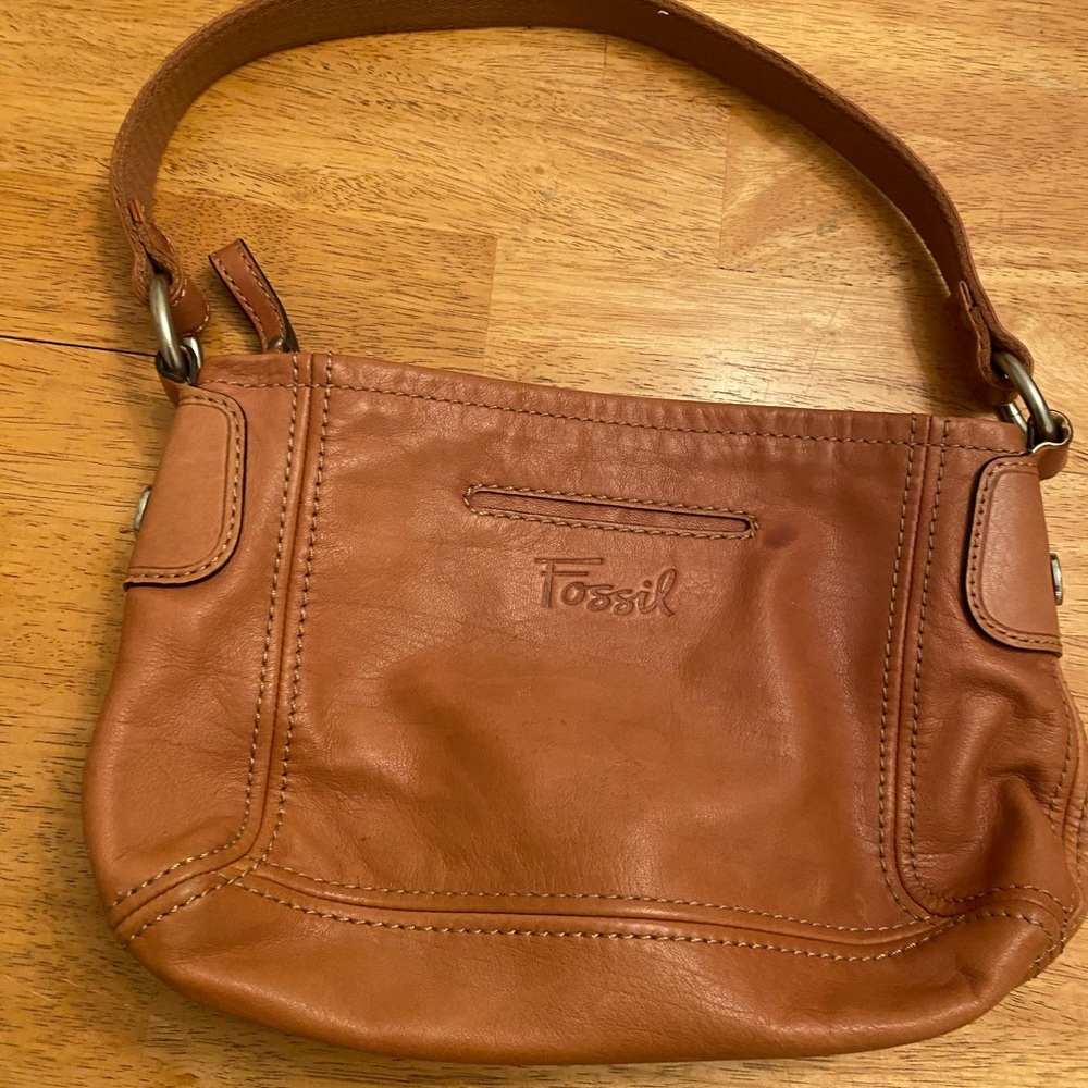 Fossil tan leather handbag so nice so sweet & cute